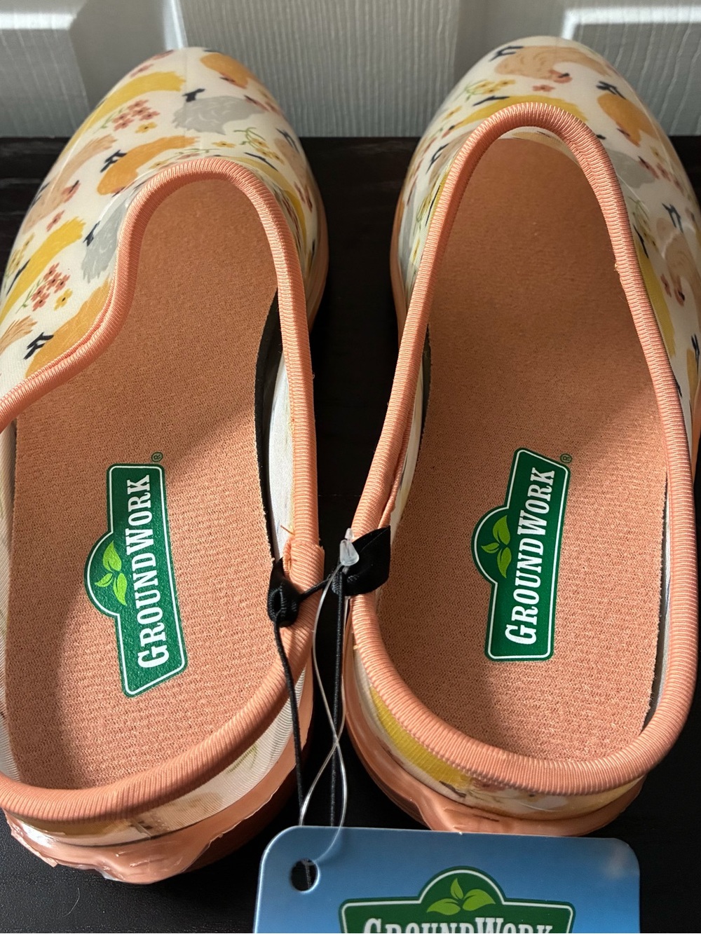 Groundwork Floral Chicken Print Slip-On Clogs in Peach Size 9 - Picture 4 of 7